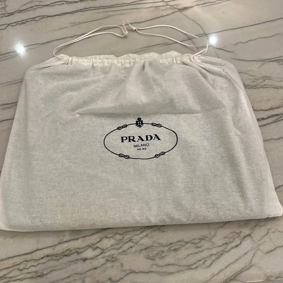 Vintage Authentic PRADA Black Leather Document Holder w/ Zipper - Picture 11 of 16